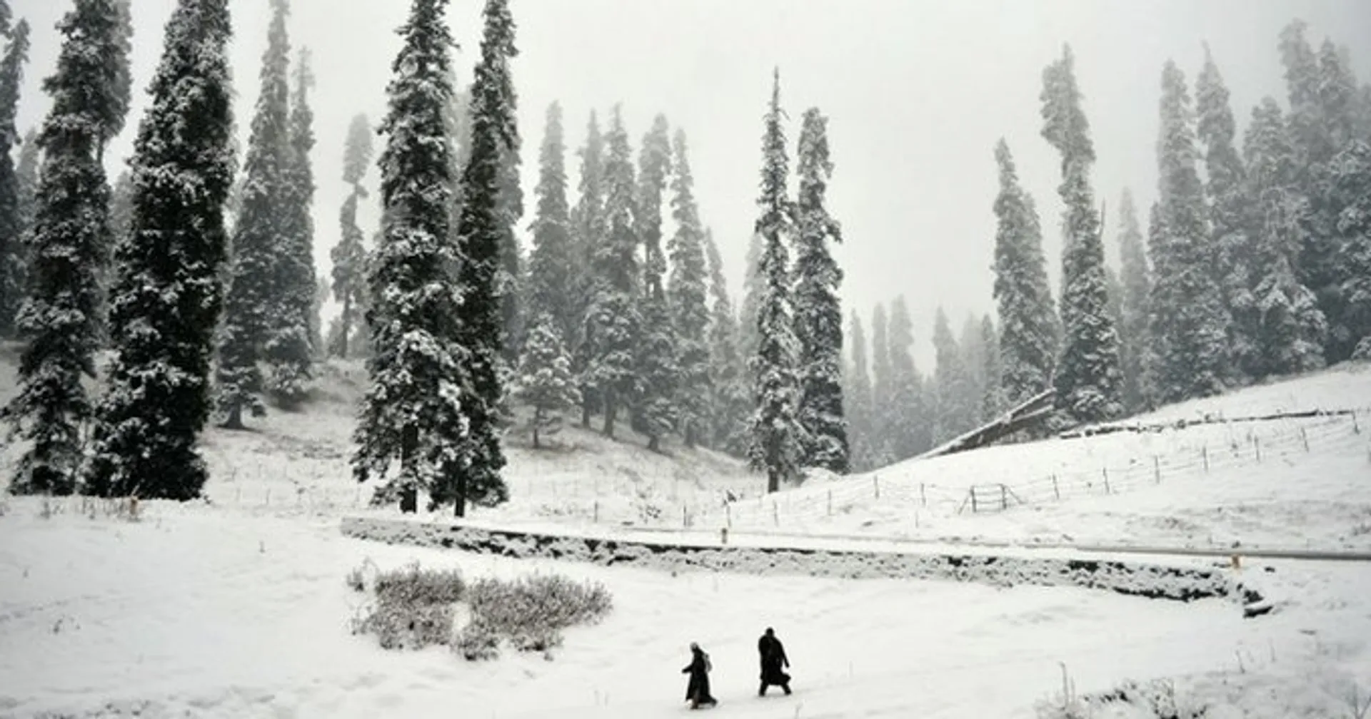 Indian city Srinagar freezes at minus 6 degrees; hit by a severe cold wave
