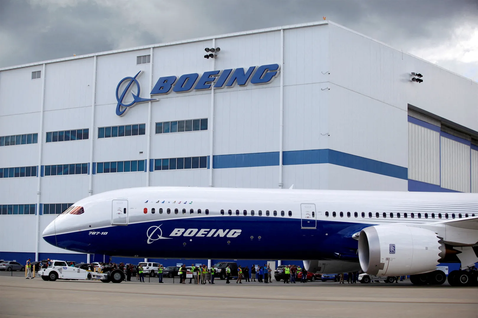 Prosecutors say Italian firm produced 4,000 flawed parts for Boeing