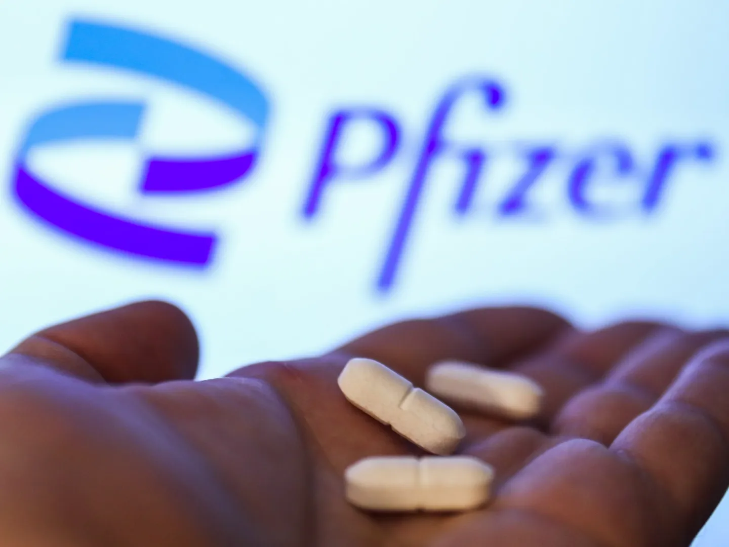 US approves Pfizer's anti-covid pill for 12 years of age and above