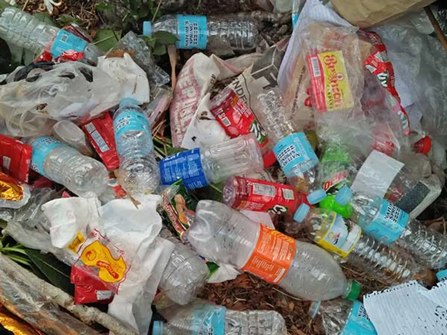 Survey: 75% of people want a ban on single-use plastics