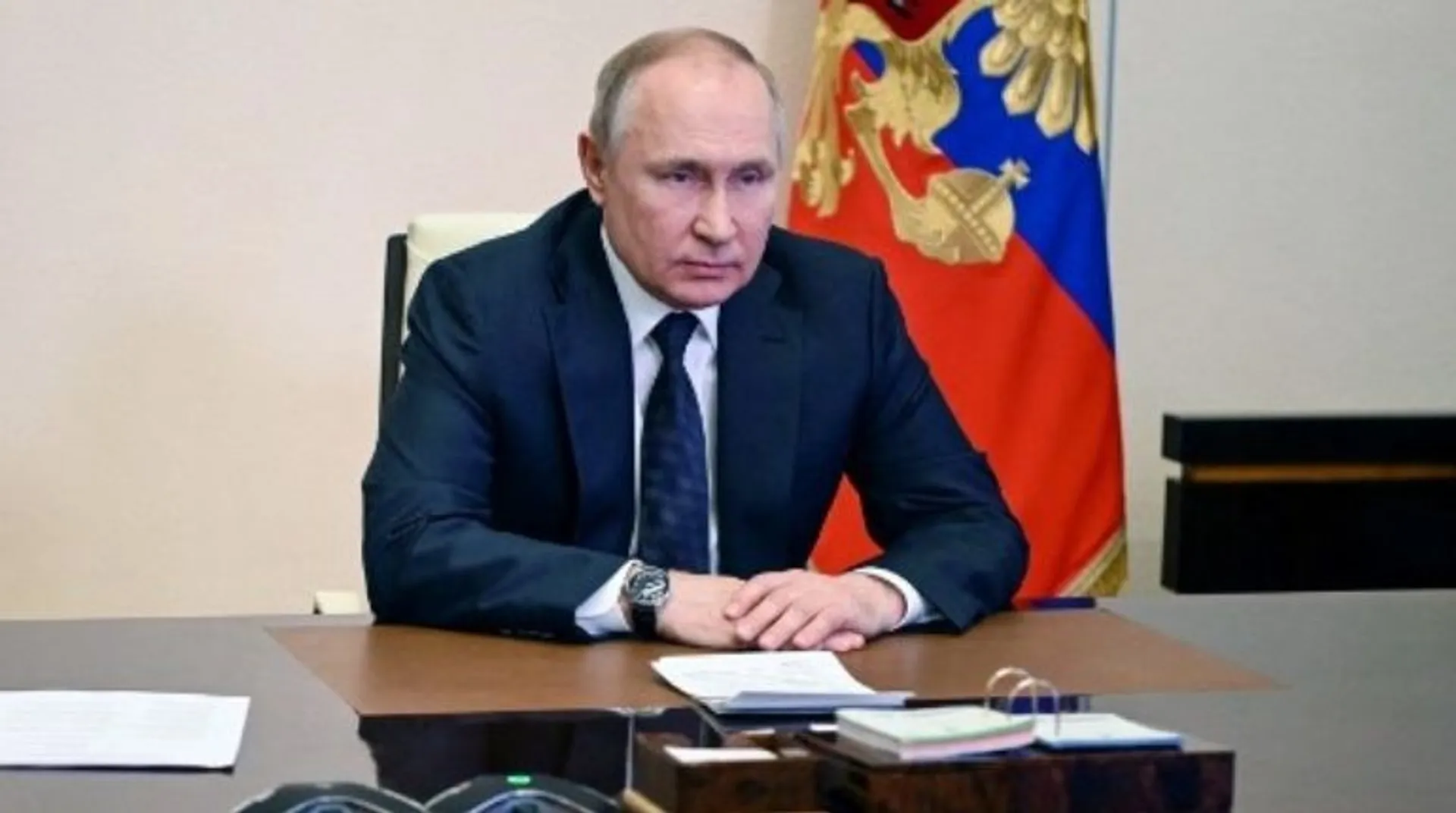 'Economic blitzkrieg' has failed, says Putin amid Russian default fears