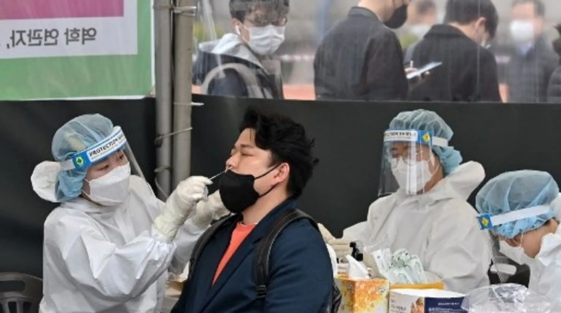 South Korea reports more than 600,000 Covid cases amid Omicron surge