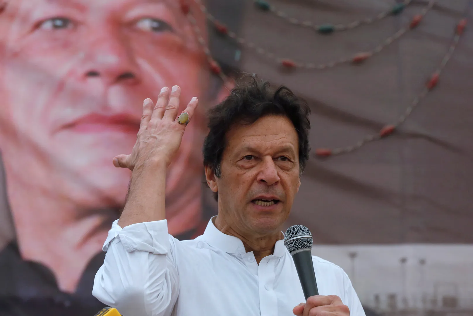 Top 10 world news: Imran Khan in trouble, China's Covid woes continue and more