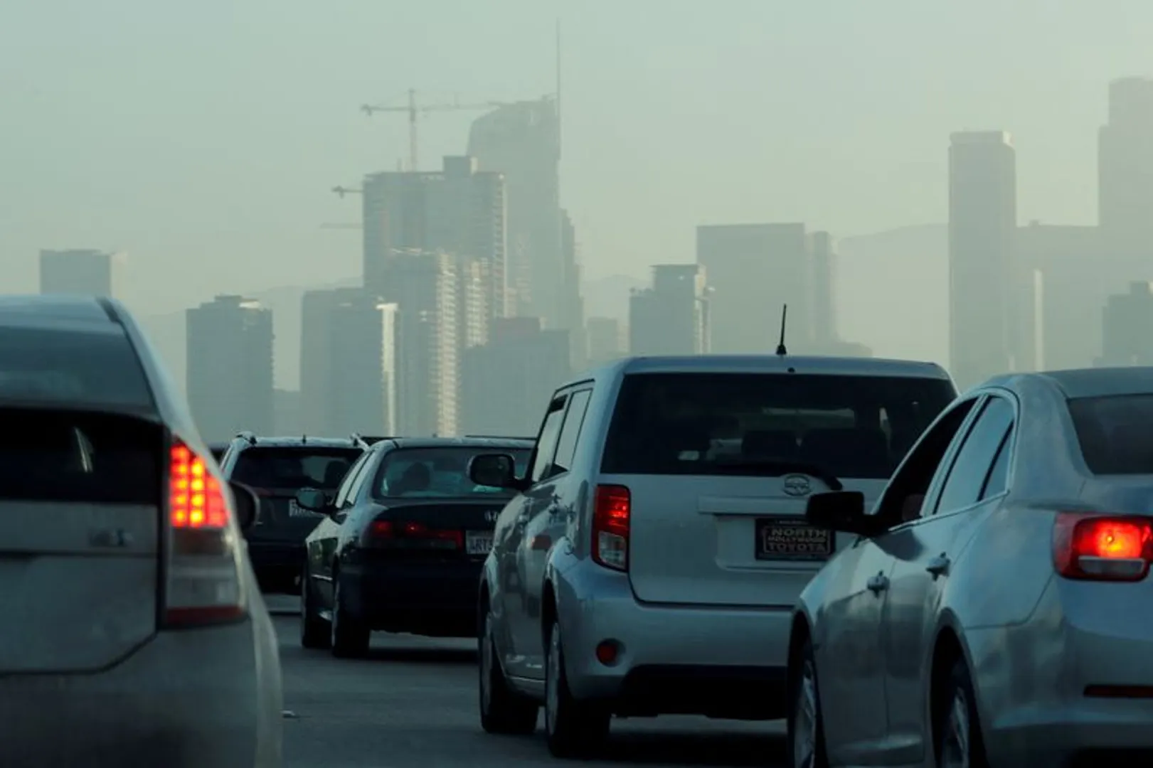Automakers back US government's vehicle emissions rules