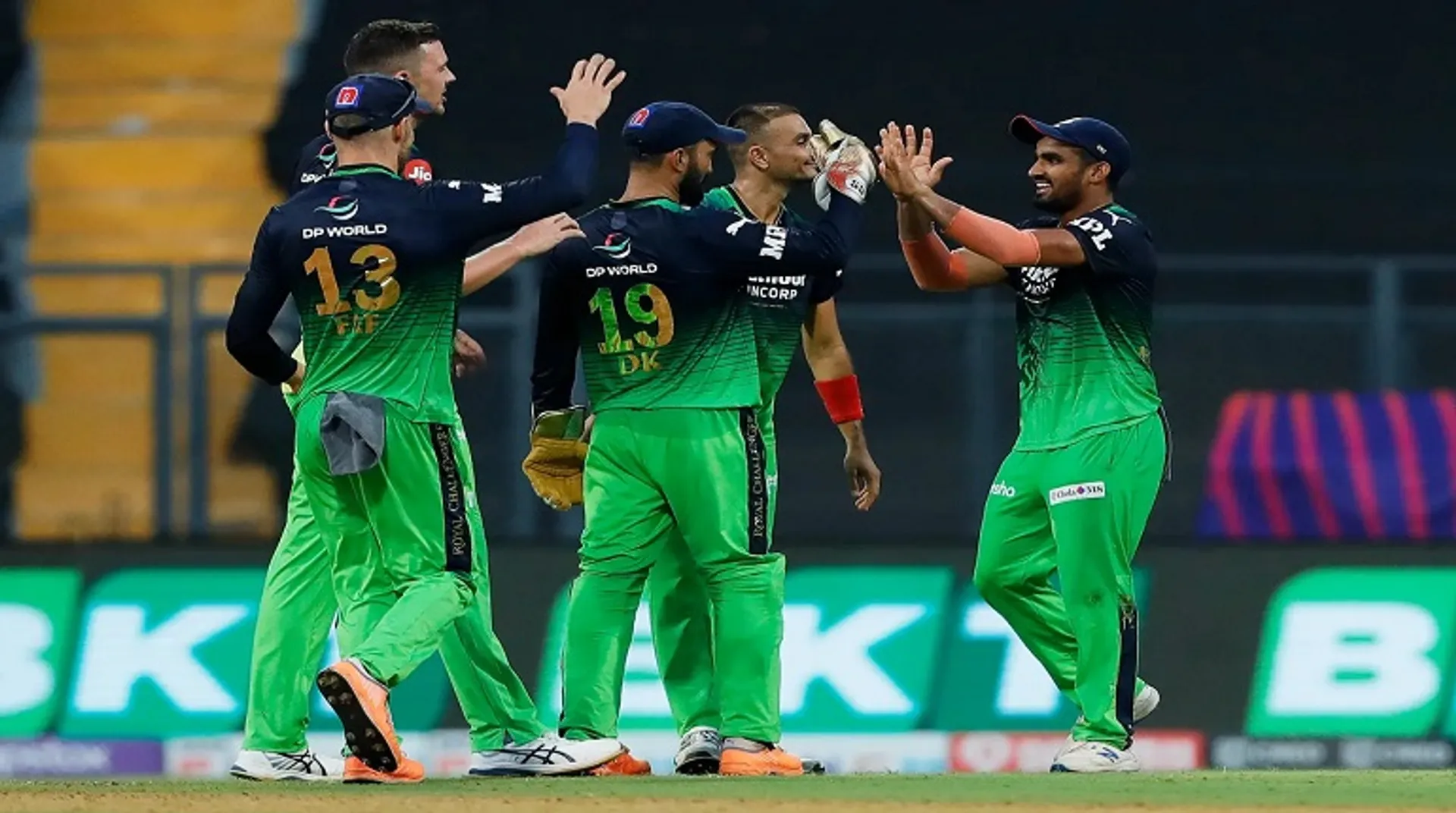 IPL 2022: Faf Du Plessis, Wanindu Hasaranga set up RCB's massive victory over SRH