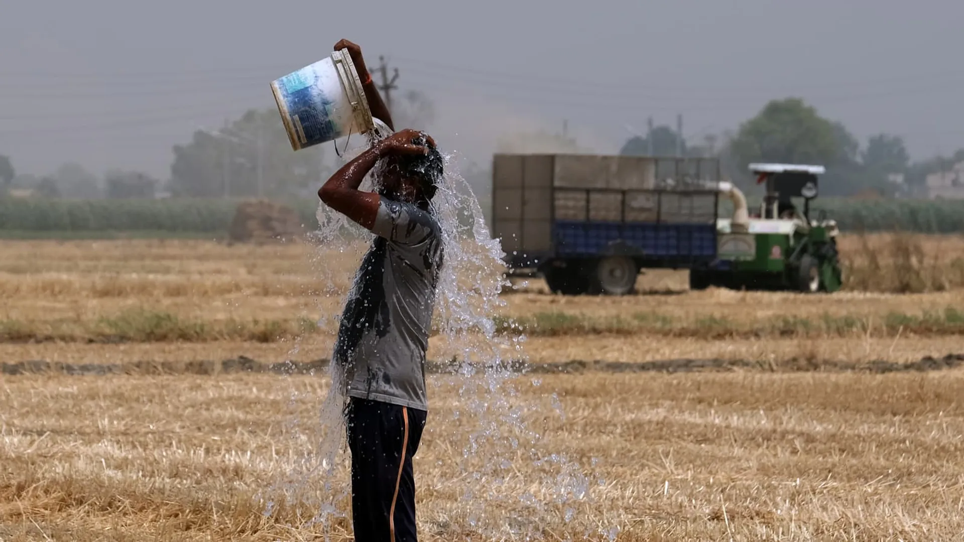 Record-breaking heat waves in India, temperature reaches 49°C in Delhi