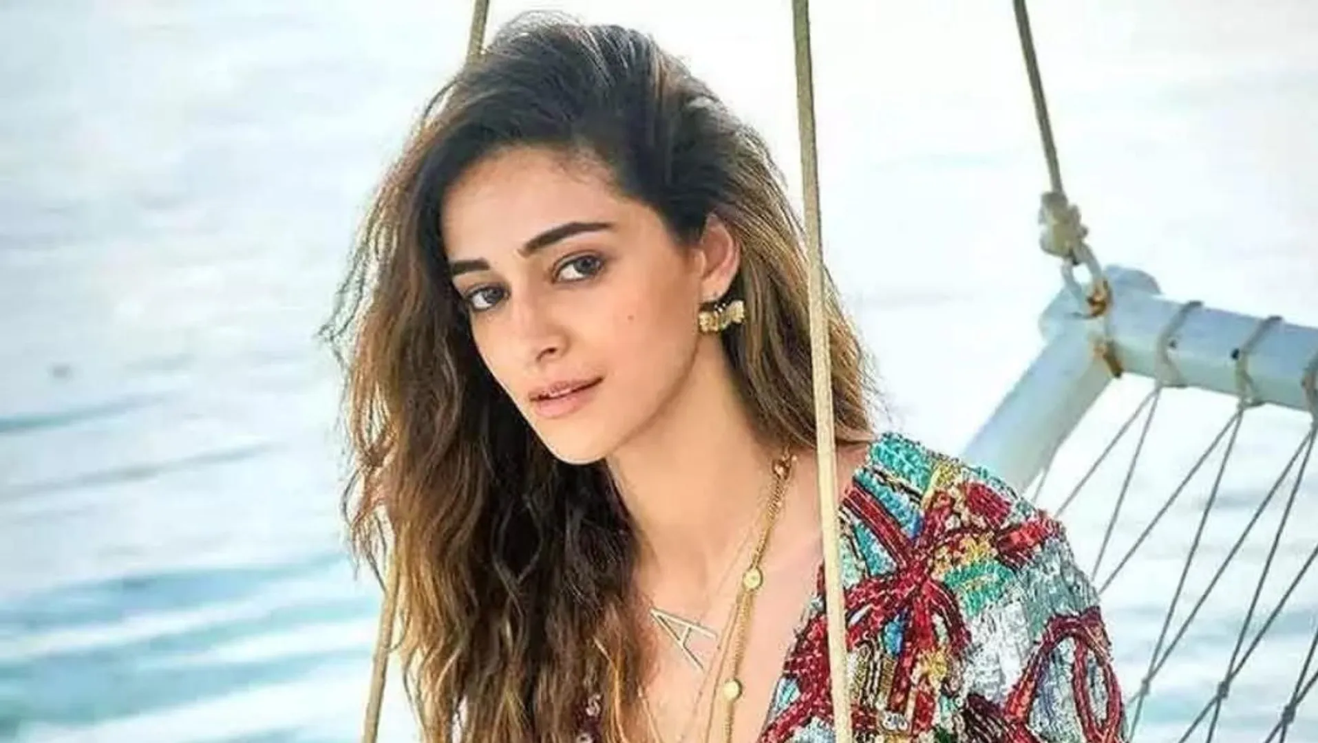 Just like Geet from Jab We Met, Ananya Panday burns her ex's pictures after breakup to release frustration