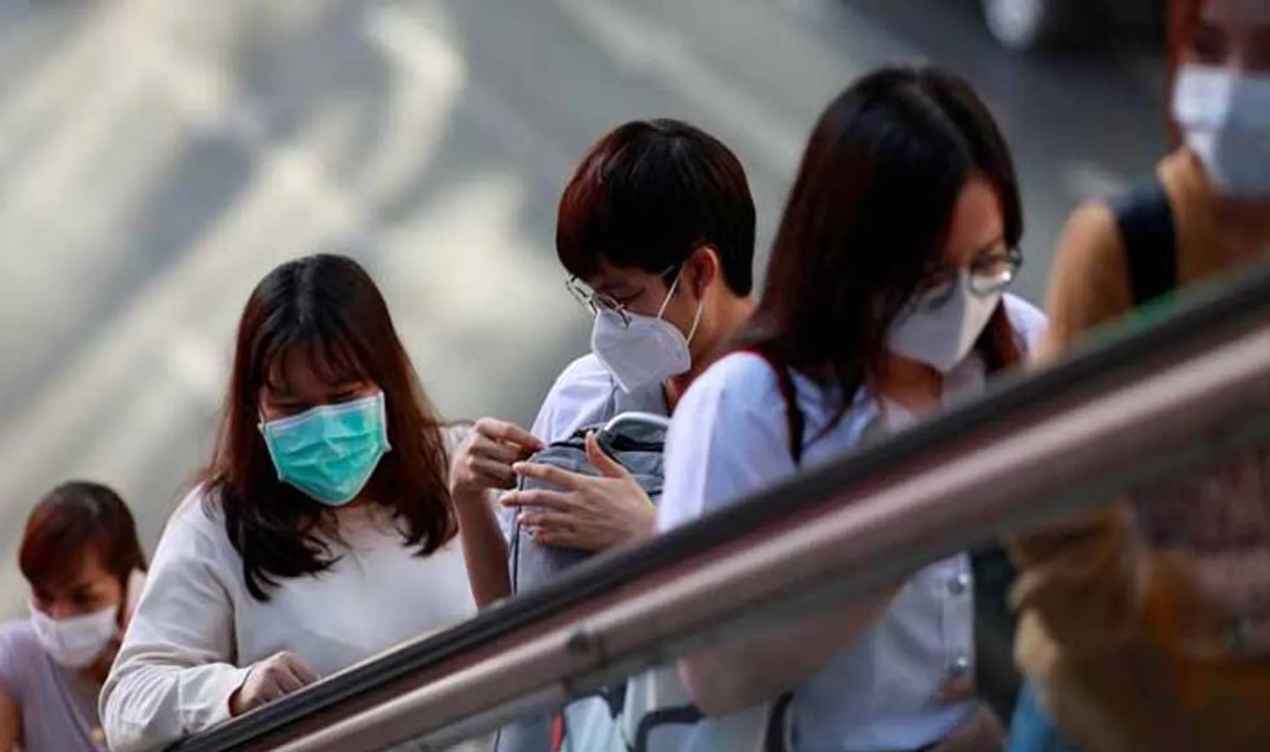 Beijing tightens COVID restrictions as 200 new cases linked to a bar identified