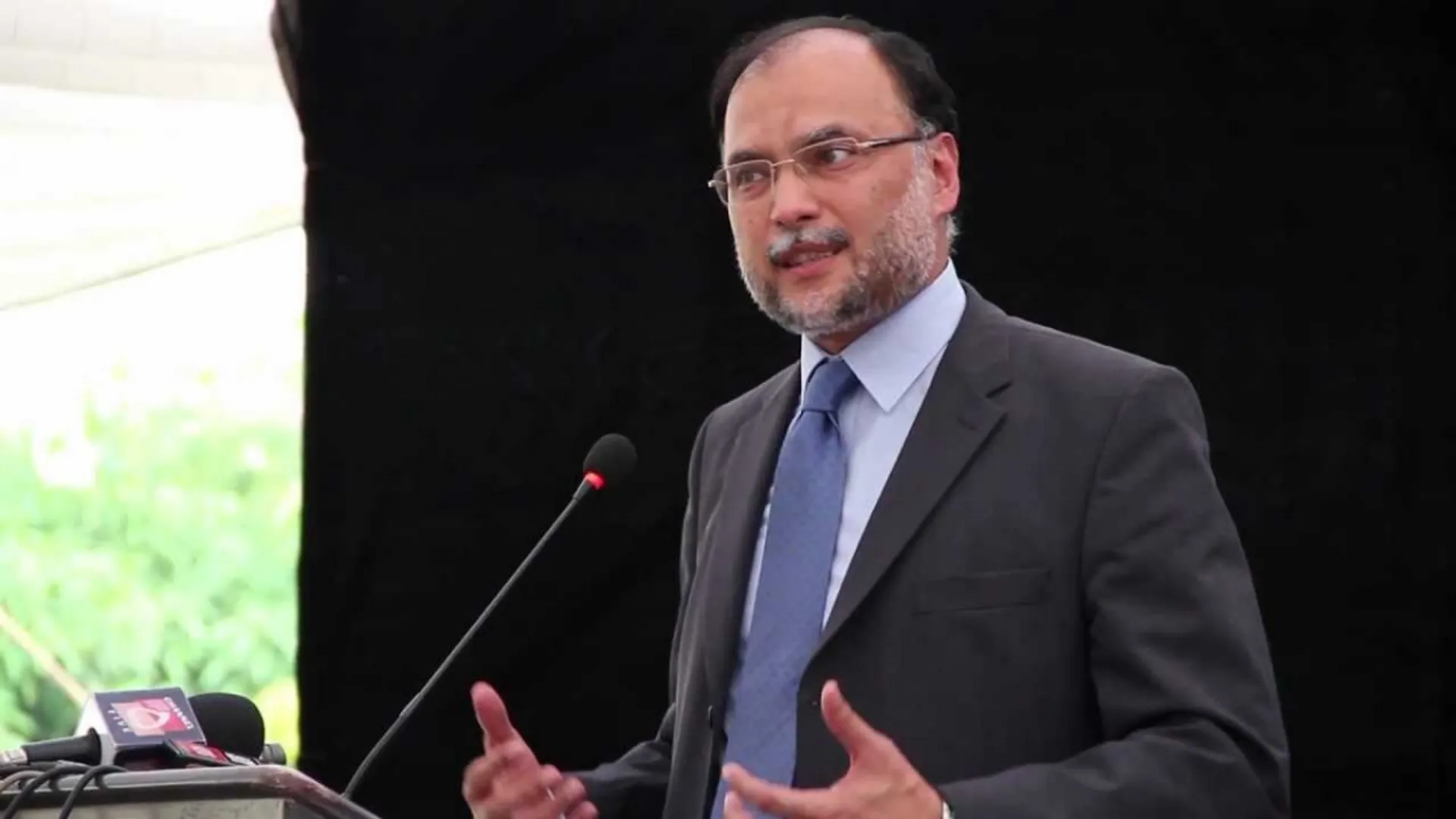 Pakistan's planning minister says corruption does not impede economic development