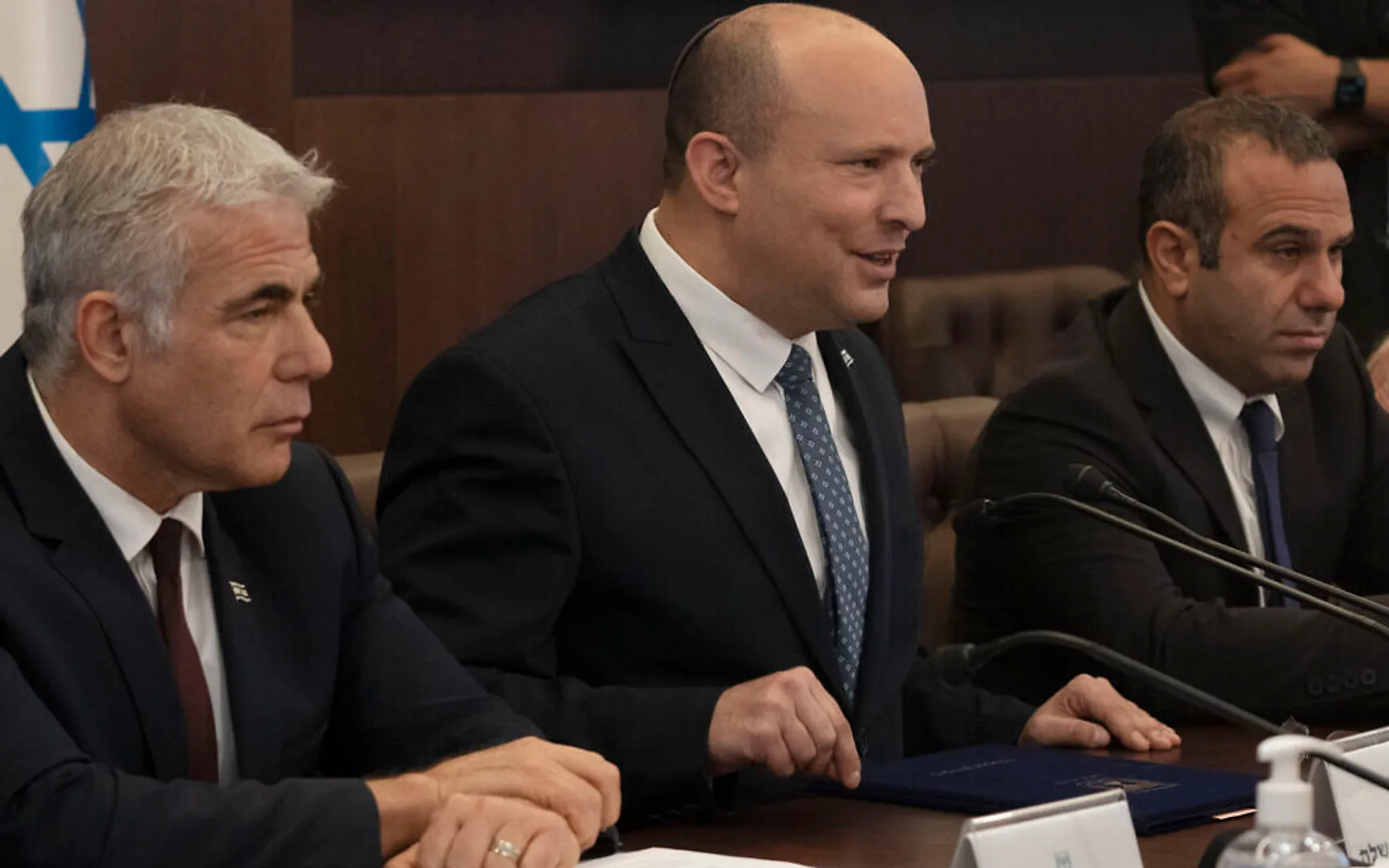 Israel elections: Knesset delays dissolution until Thursday