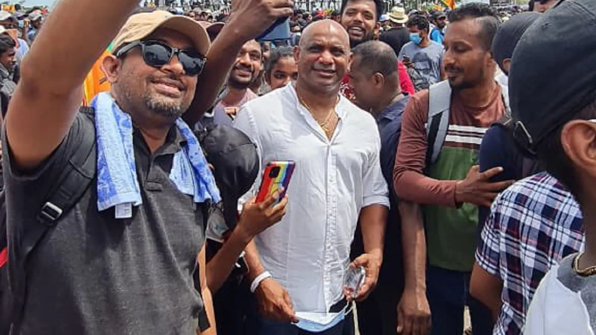 'The siege is over': Sanath Jayasuriya joins anti-govt protests, Sangakkara & Jayawardene also extend support