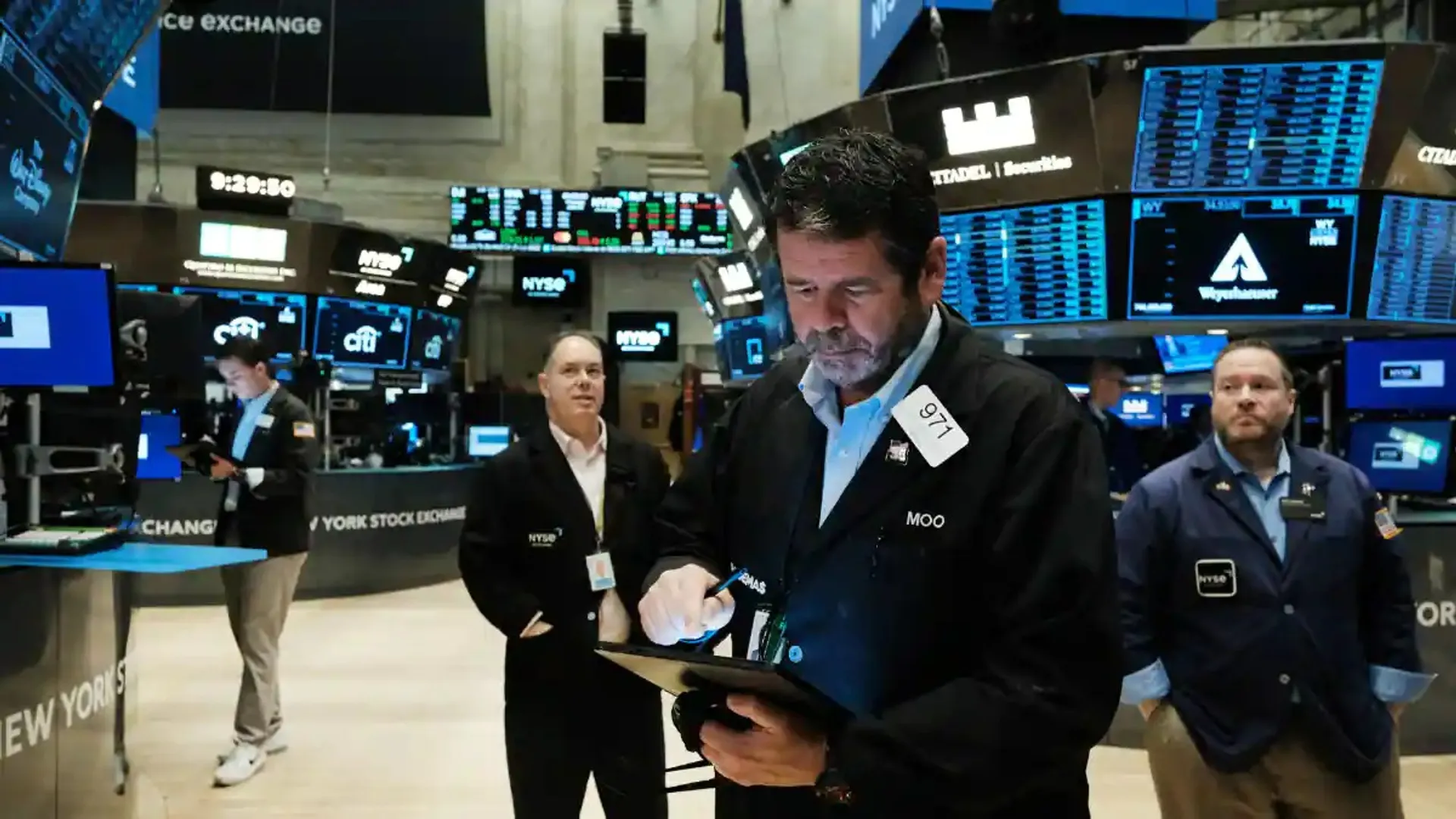 World turns to Stagflation from Inflation?