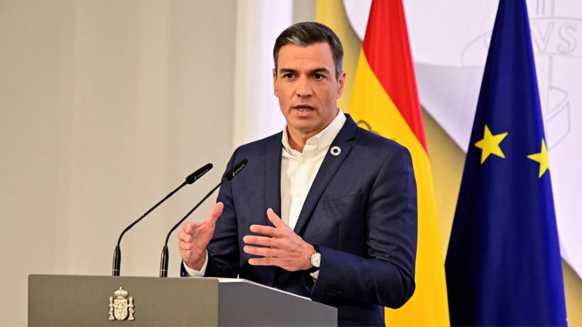 Ditch the tie to beat the heat? Spanish PM suggests unique way to tide over energy crisis