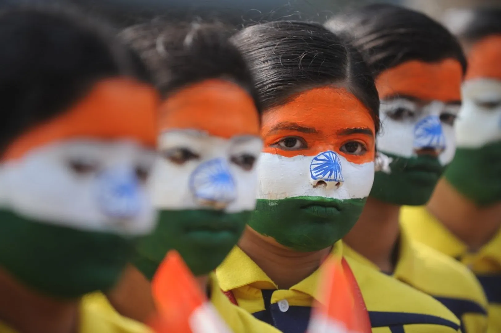 What challenges affect education in India?
