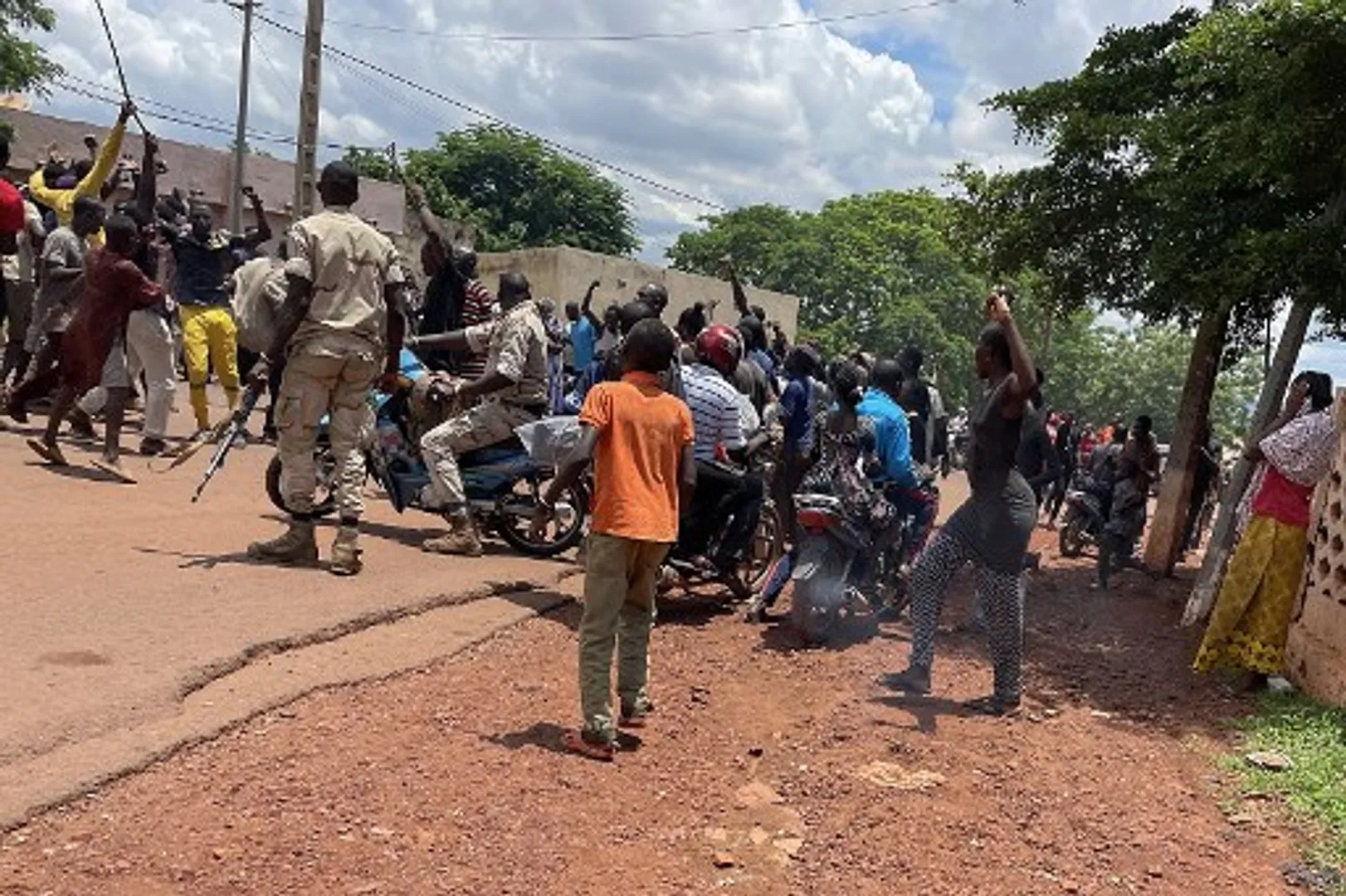 Attack in Mali by Islamic State groups claims lives of nearly 30 people