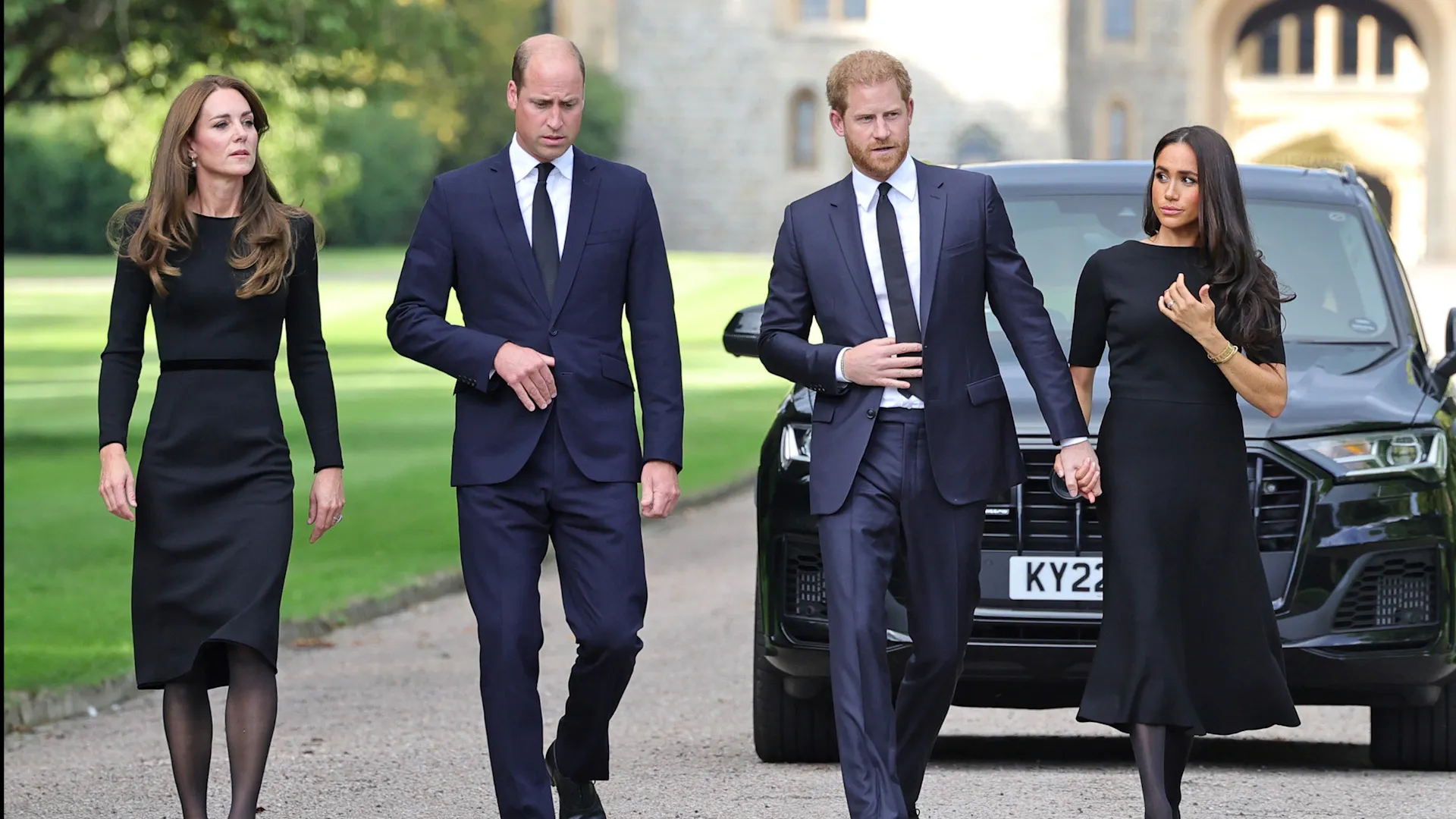 Harry, Meghan join William and Kate on Windsor walkabout