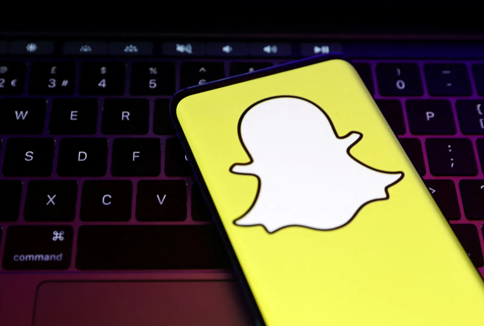 UK study finds social media is depriving many 10-year-olds of a night's sleep per week