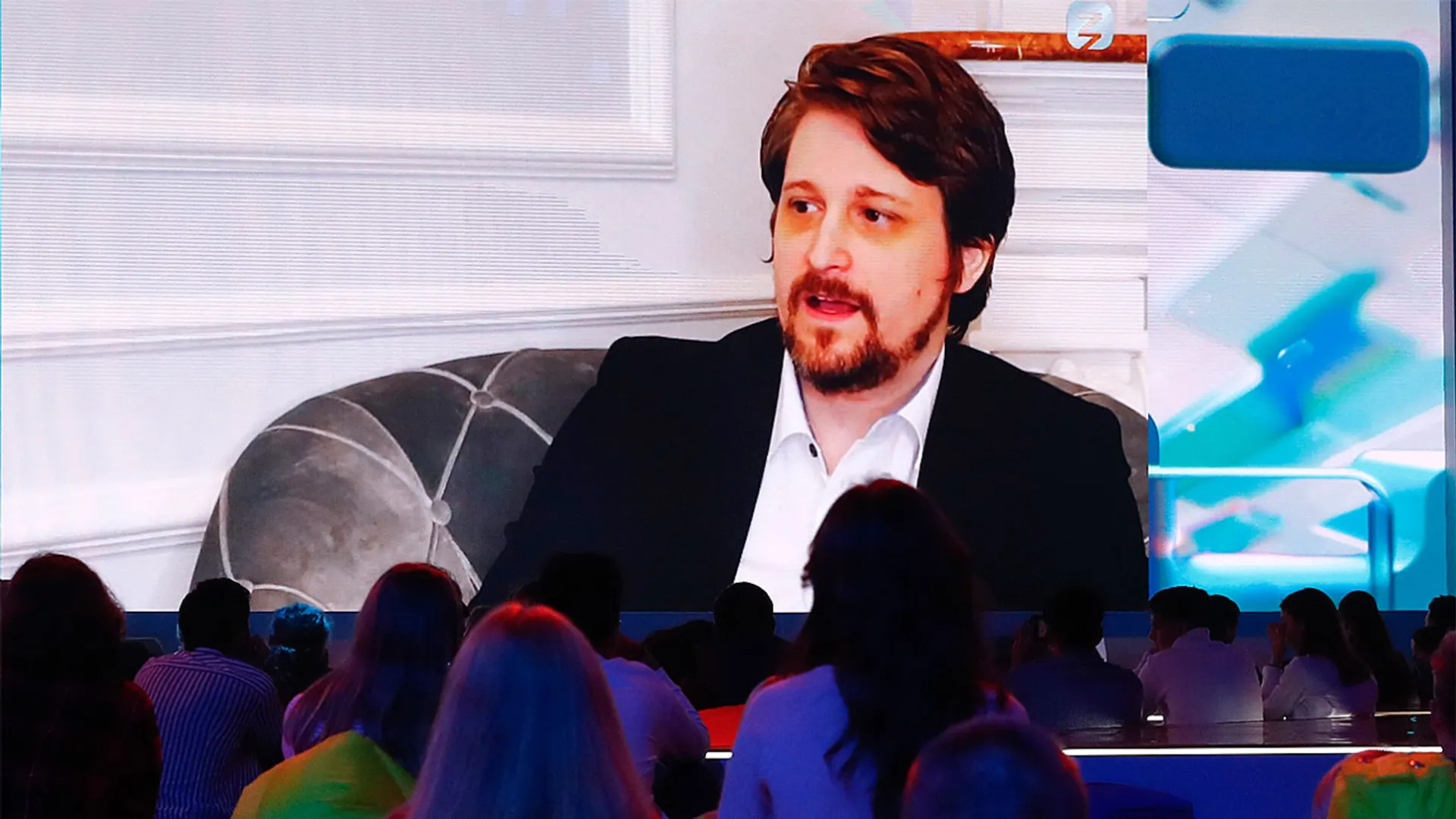 US whistleblower Edward Snowden swear allegiance to Russia