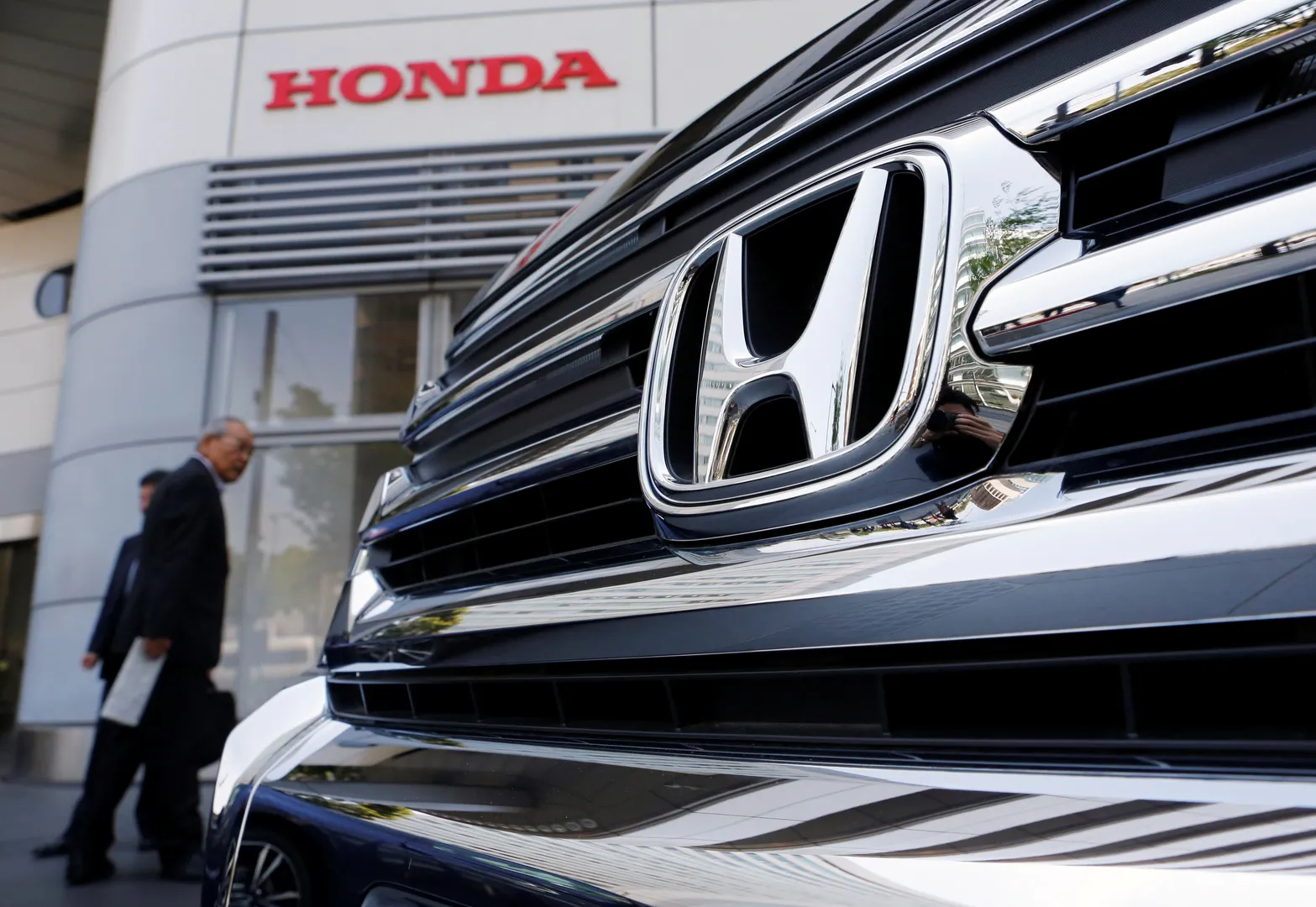 World Business Watch | Safety probes into 1.72 million Honda vehicles