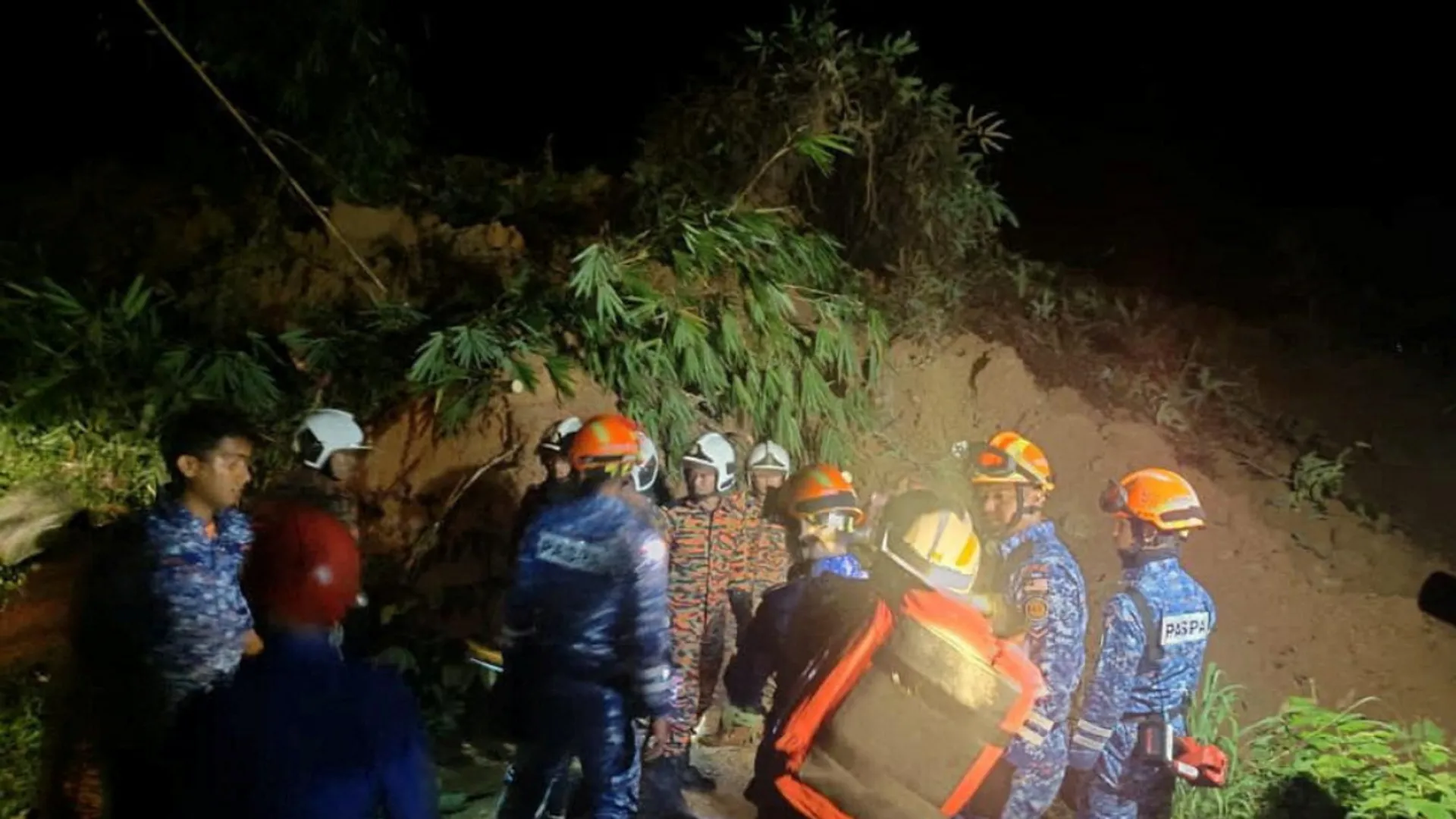 16 dead, 17 missing following landslide at campsite near Kuala Lumpur