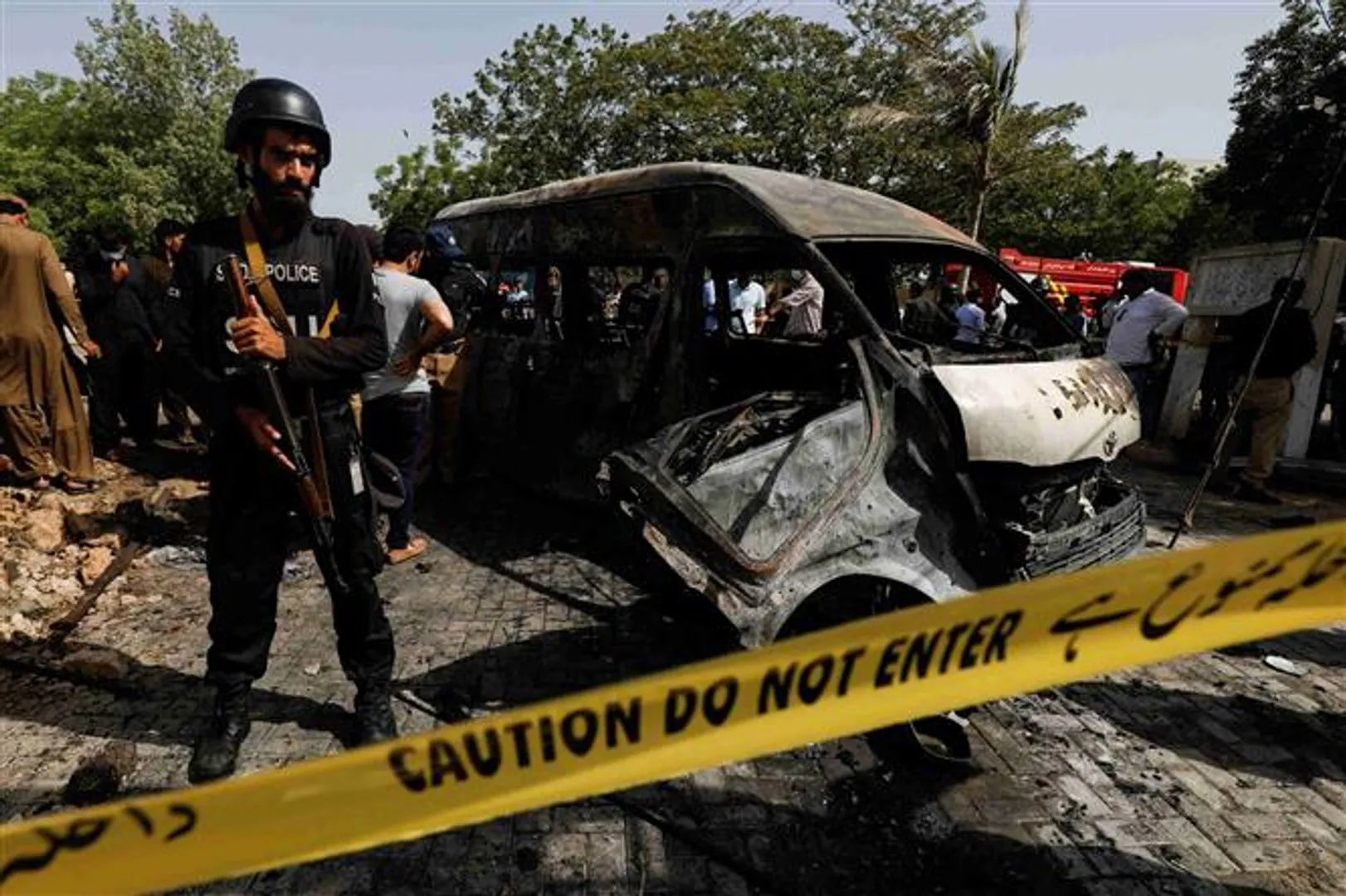Breaking news: Suicide car bombing kills one policeman, injures others at Islamabad checkpoint
