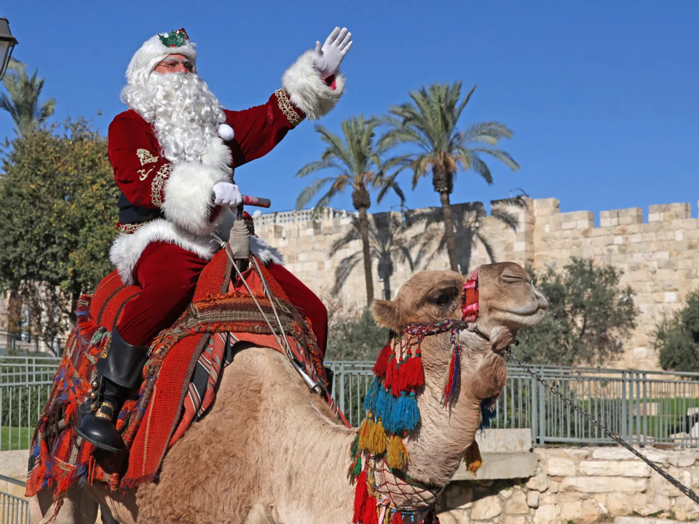 Palestinian Santa brings festive cheer to Jerusalem