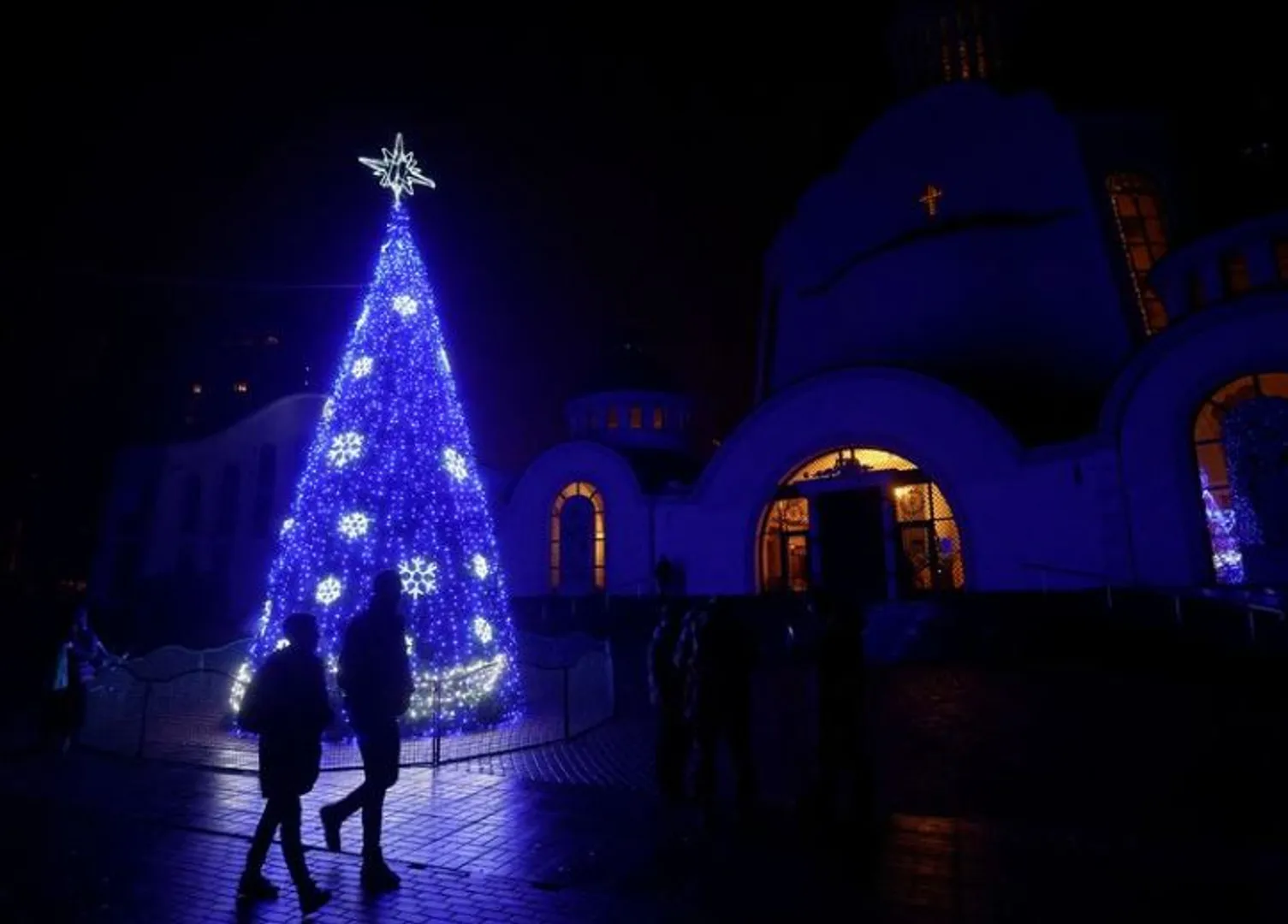 Ukrainians break tradition to sever Russia ties, celebrate Christmas on Dec 25 instead of Jan 7. Here's why