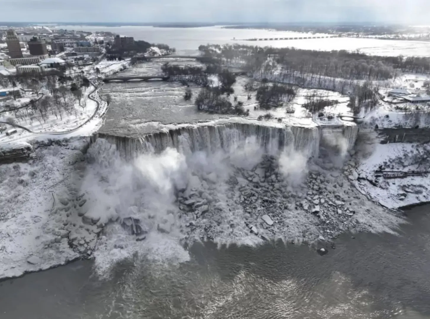 WION Climate Tracker: Niagara Falls turns into a Icey paradise as it partially freezes