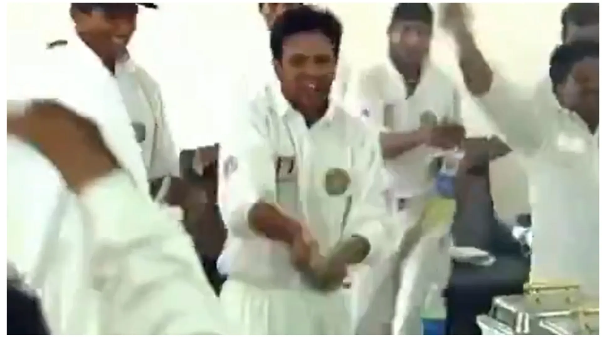 Happy B'day, Rahul Dravid: When ex-India batter poured champagne on teammates after Kolkata Test win - WATCH