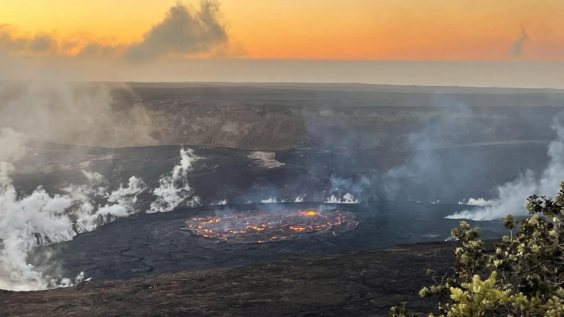 Man urinates at Hawaiiâs volcano, native Hawaiians call it âpatheticâ as the photo goes viral
