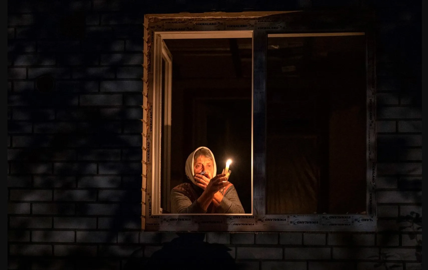 Ukraine witness emergency blackouts after Russian strikes