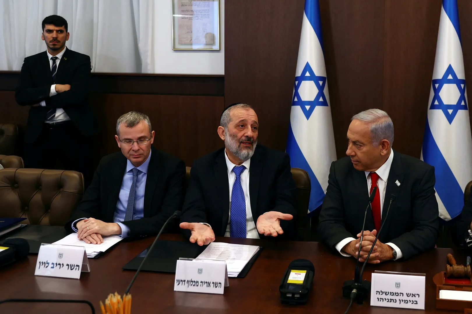 Israelâs high court strikes down Shas leader Aryeh Deriâs appointment as minister over tax offenses