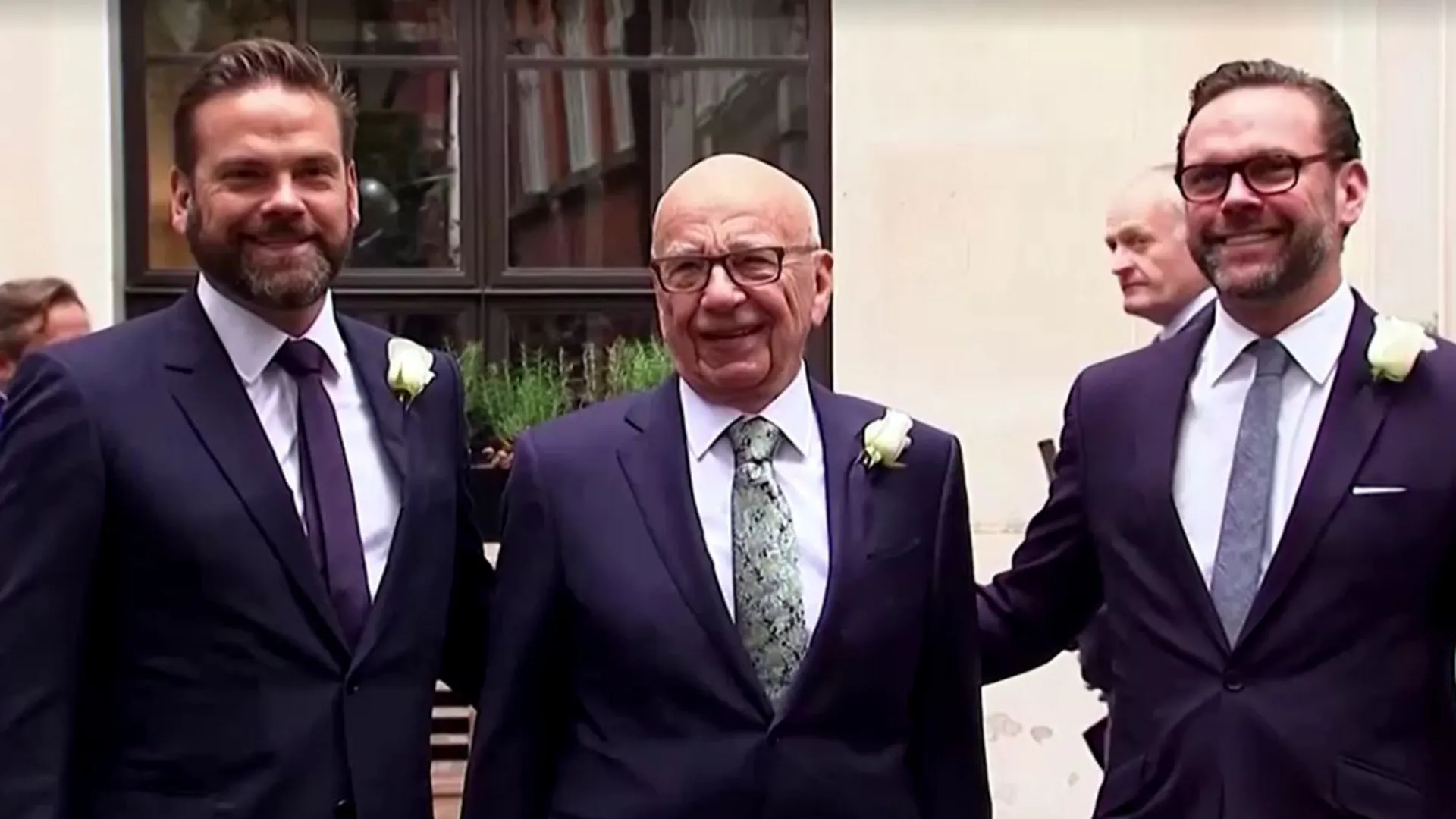 Rupert Murdoch scraps plan to re-unite News Corp and Fox a decade after split