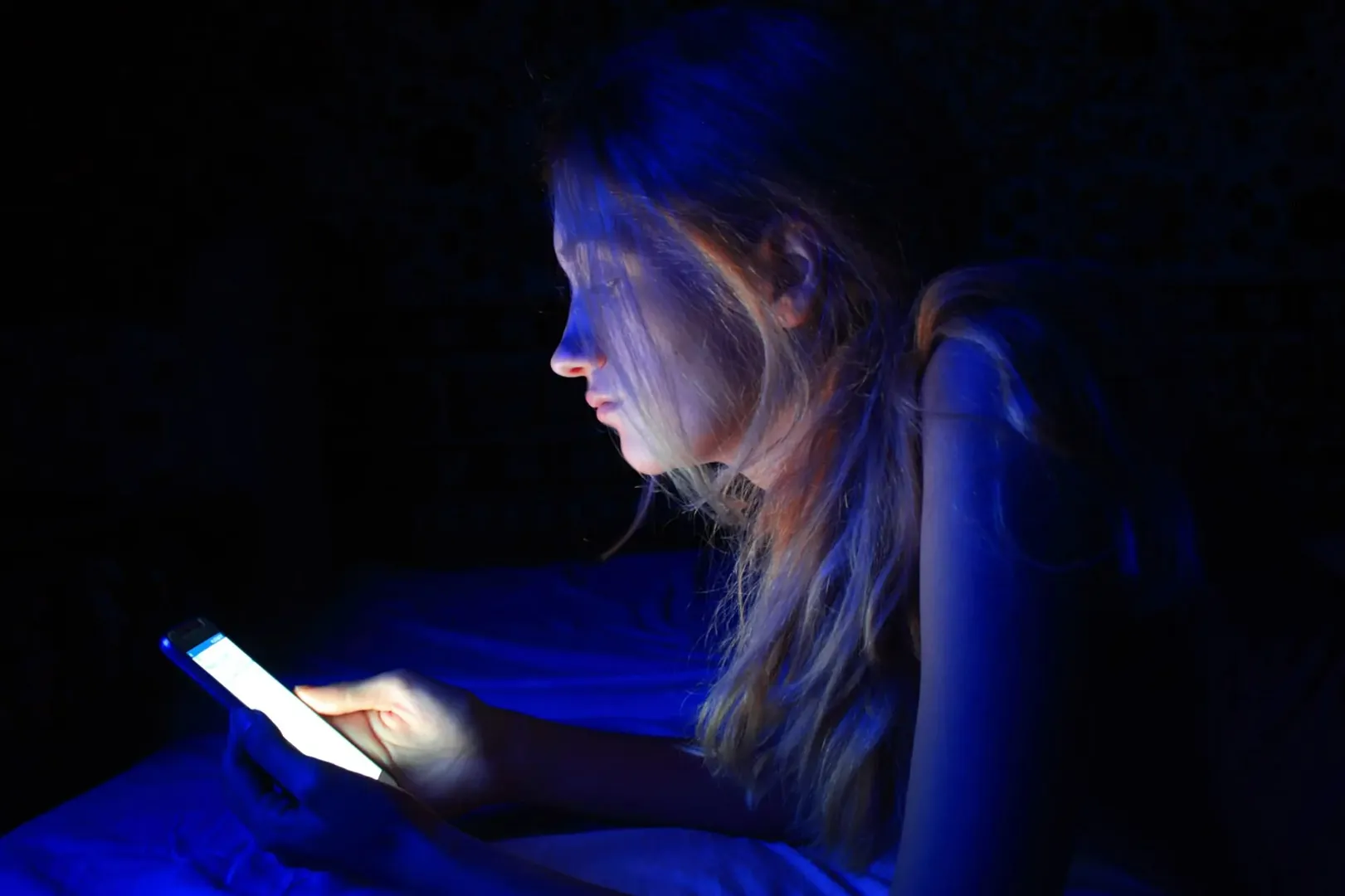 Can excessive use of smartphones lead to loss of vision?