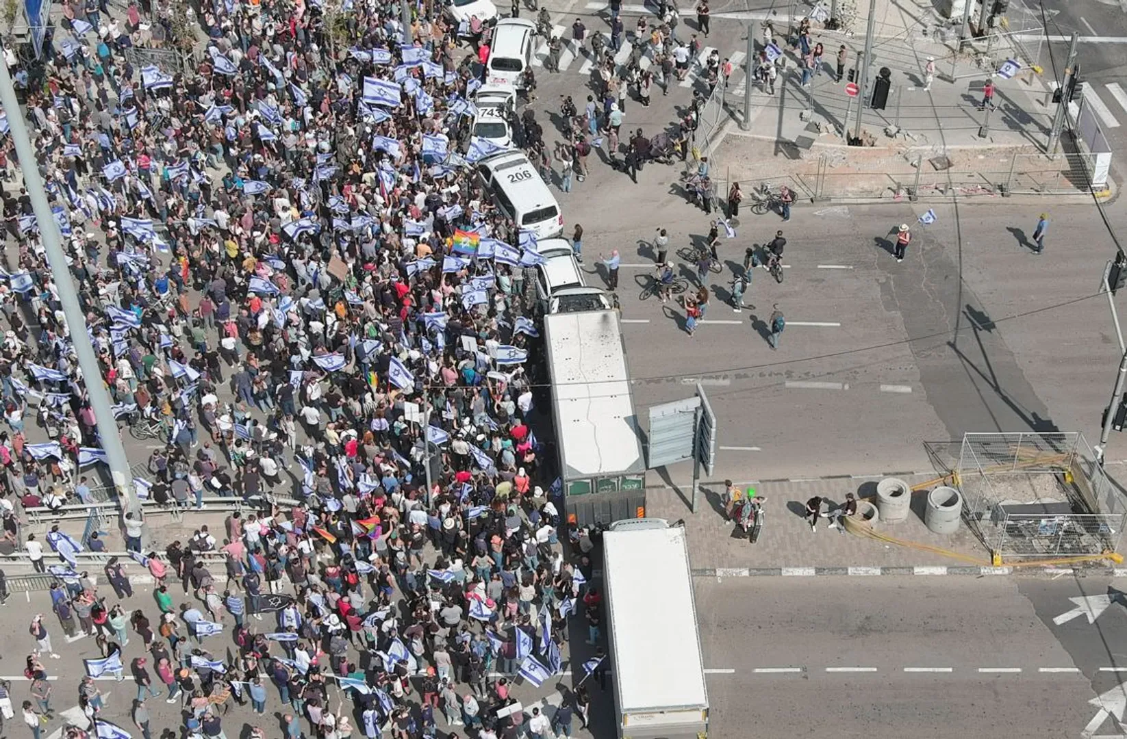 'Anarchy': Netanyahu slams Israel mass protests; wife rescued from salon