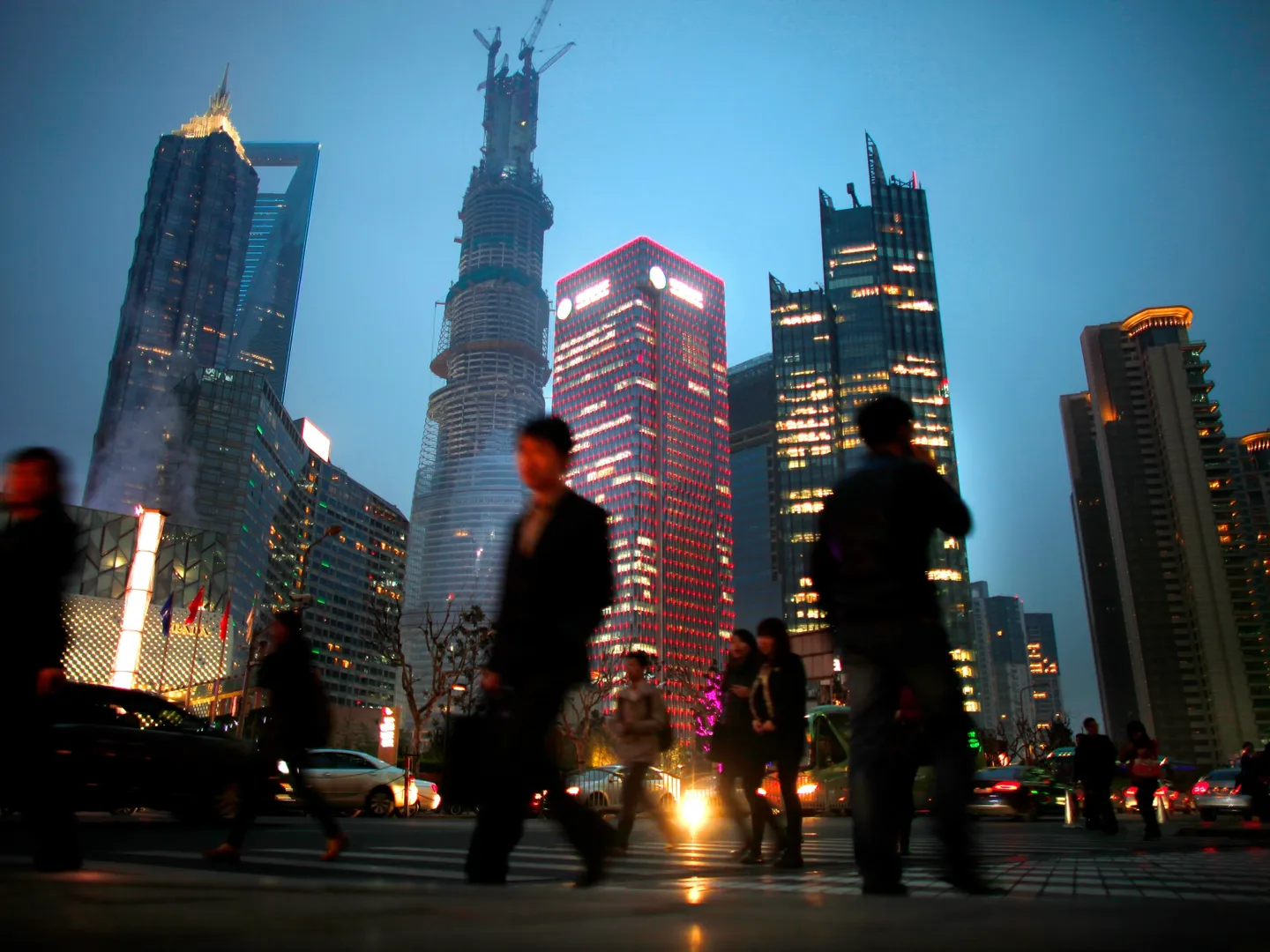 Morning news brief: China increases military budget, UK to bring in law against illegal migrants & more