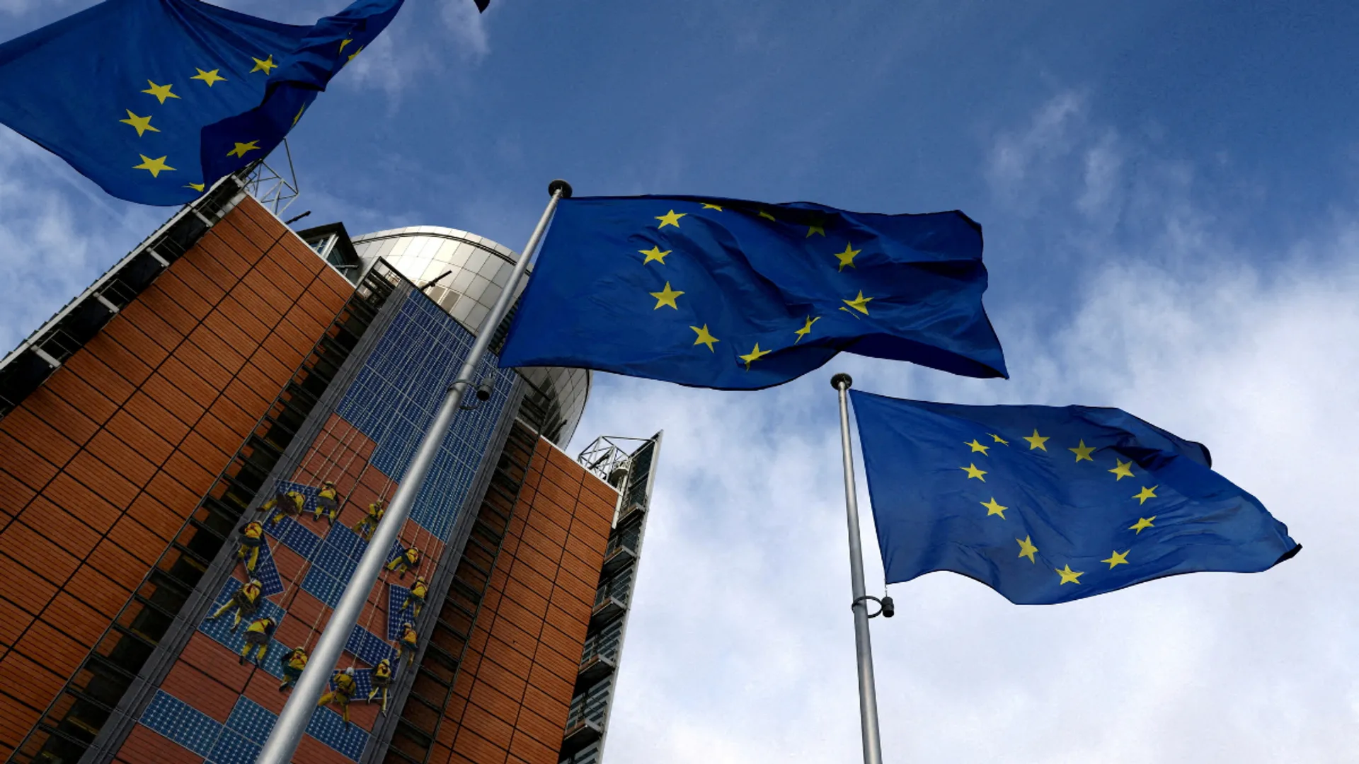 Germany and EU strike landmark deal on phasing out fossil fuel cars