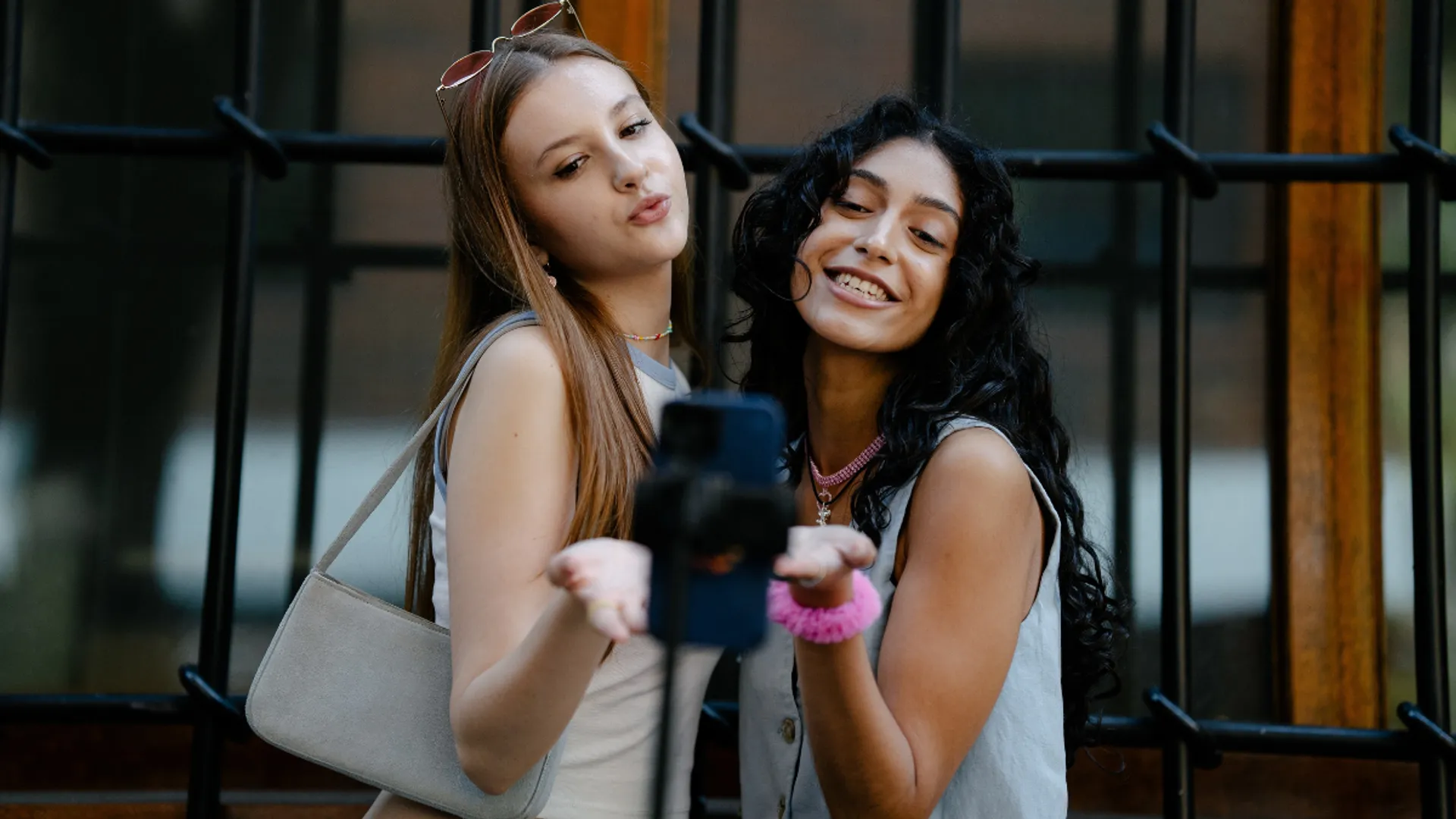 New French bill requires influencers to disclose use of filters, photoshop; bans plastic surgery promotion