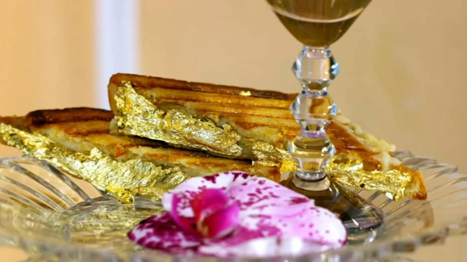 For all food connoisseurs, this New York eatery is selling world’s most expensive sandwich at $214