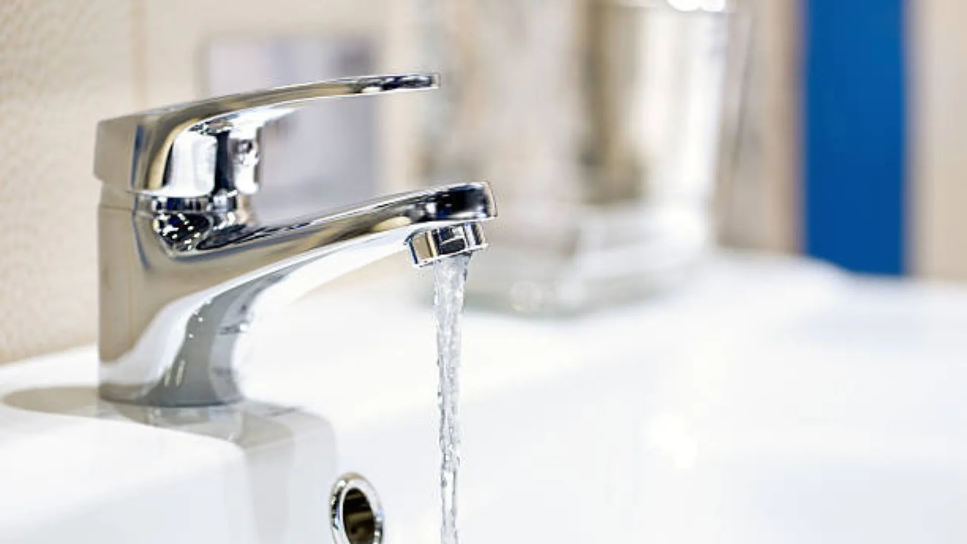 'Guests from hell': Airbnb owner gets $1,570 bill after visitors leave taps, gas open for 25 days