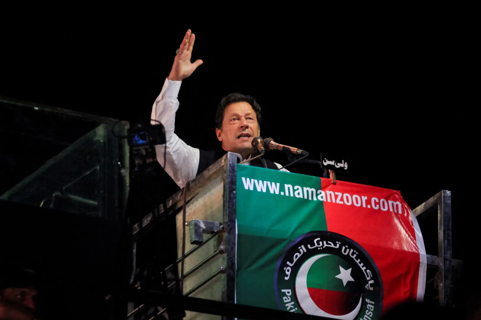 Imran Khan reacts sharply to 'minus-Imran formula', says only voters can decide