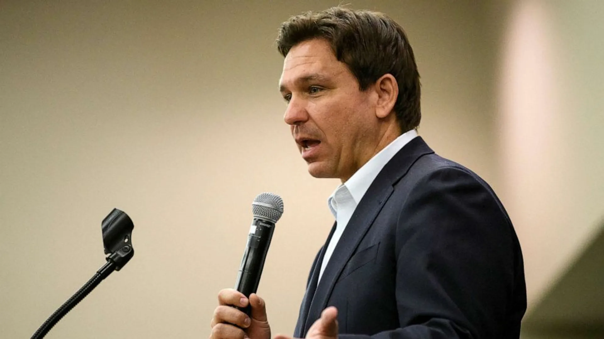US: Presidential candidate Ron DeSantis supports revoking China's trade status if elected