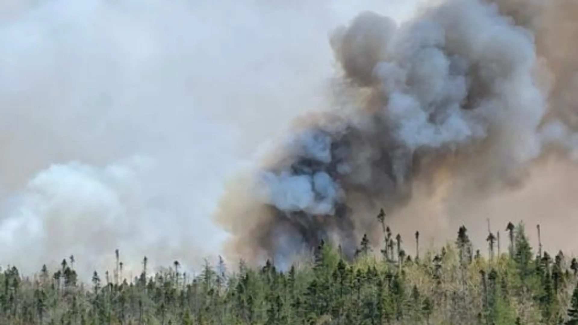 Another wildfire in Canada forces residents to evacuate the city