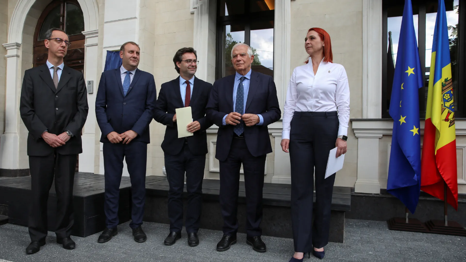 Hungary frees 777 foreigners convicted of human-trafficking