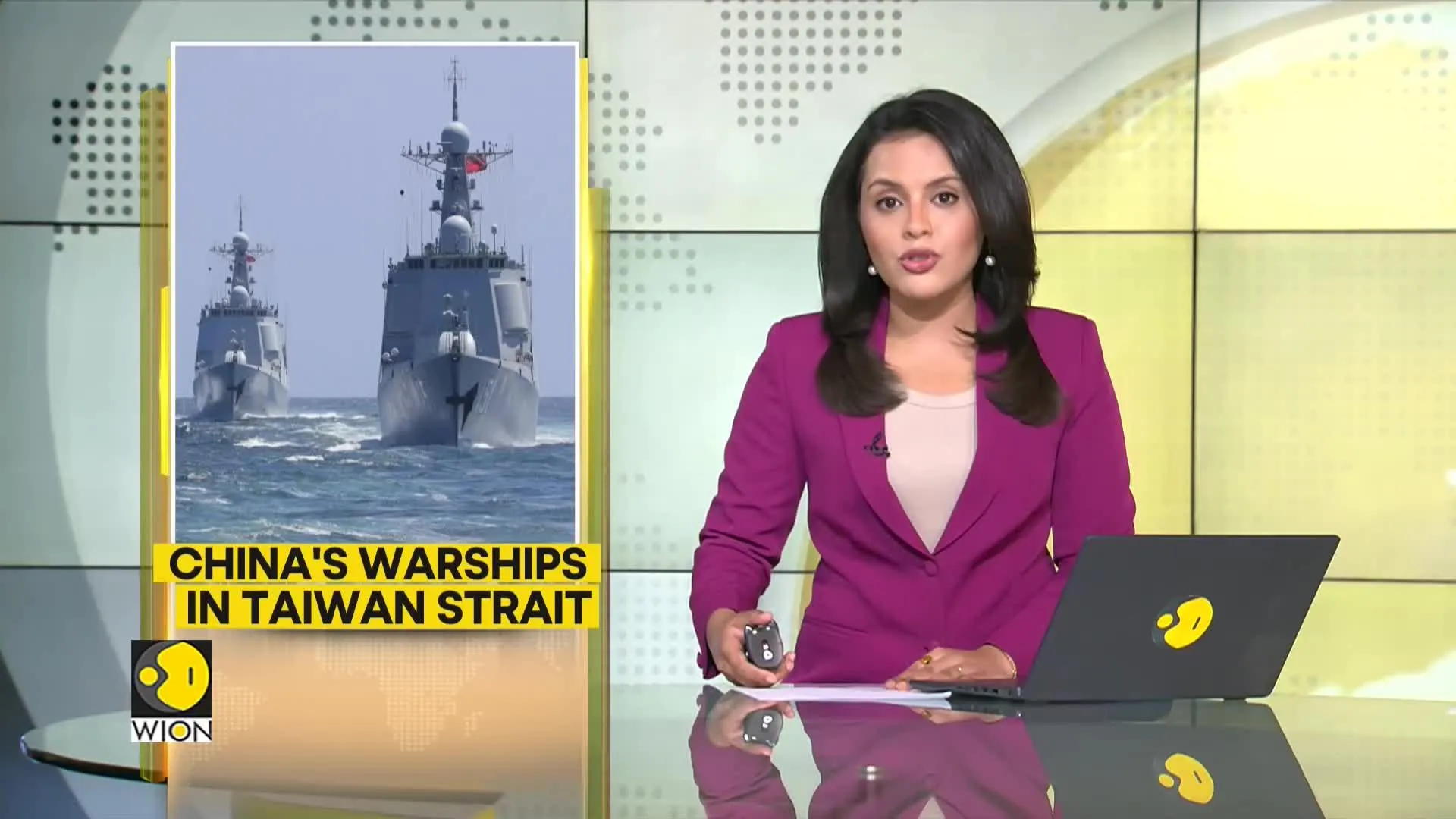 Chinese warships sail through Taiwan's strait