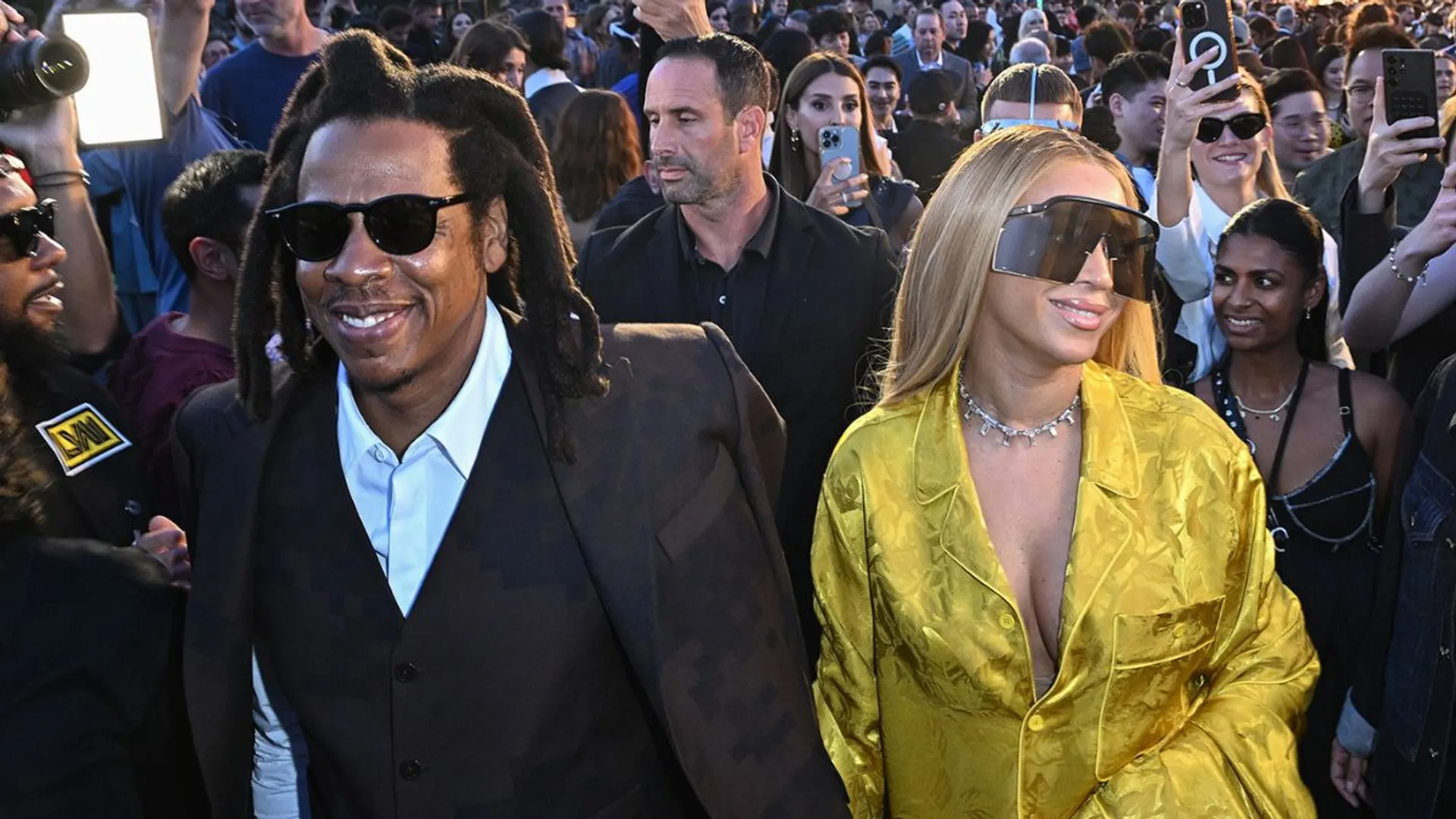 Jay-Z performs popular Punjabi song at Pharrell Williams' Louis Vuitton show in Paris; crowd goes berserk