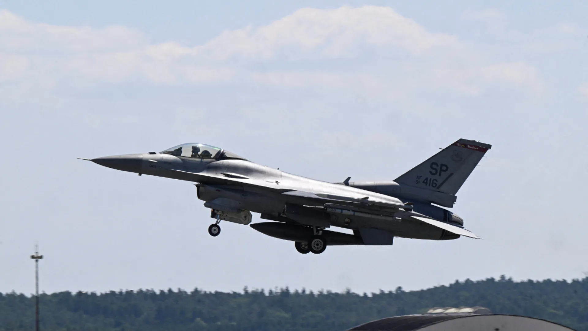Top 10 world news: F-16 fighter jets reach Ukraine; UPSC cancels Puja Khedkar's candidature, and more