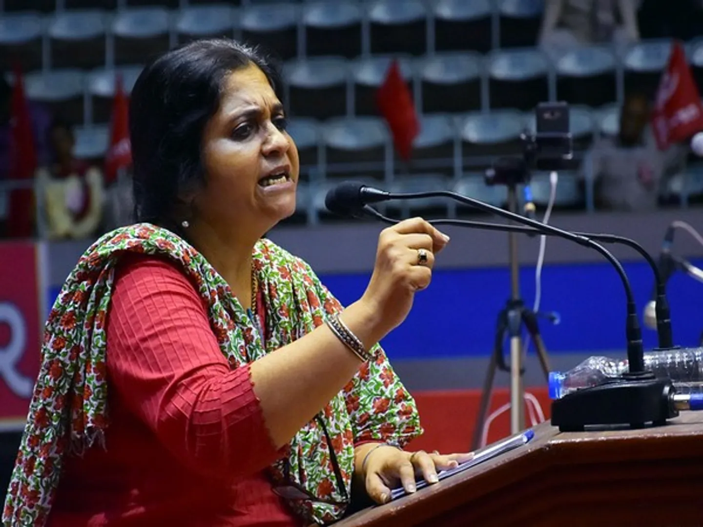 Gujarat riots case: SC grants interim protection to Teesta Setalvad for 7 days