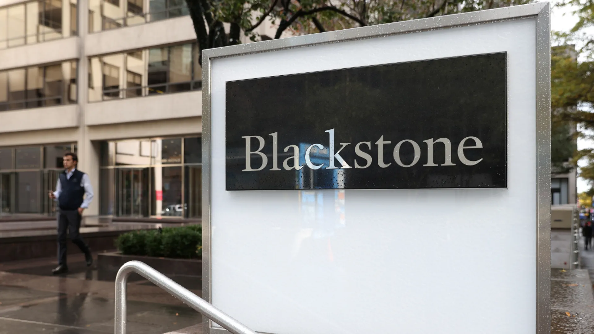 Blackstone CFO Chae states US inflation is 'on target'
