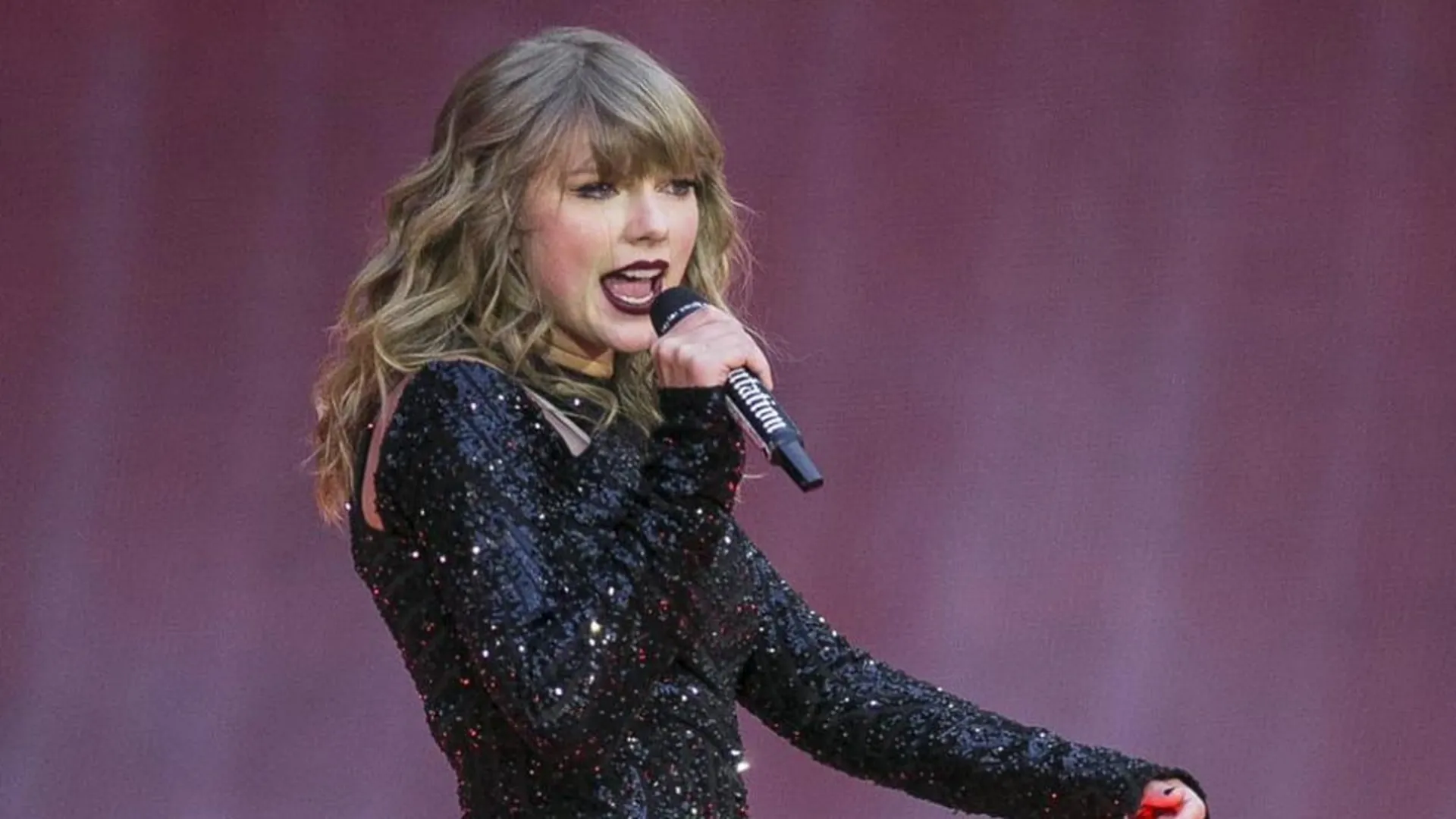 Taylor Swift fan dies in car crash en route to Eras Tour concert in Australia